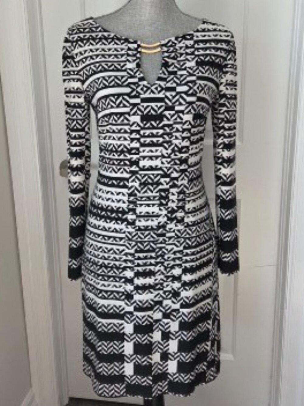 Joseph Ribcoff black and white geometric print long sleeve keyhole dress size 8